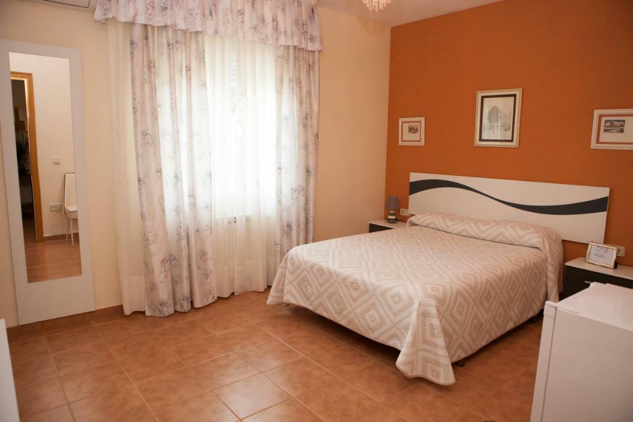 La Rosaleda De Orgaz Guest House Екстериор снимка